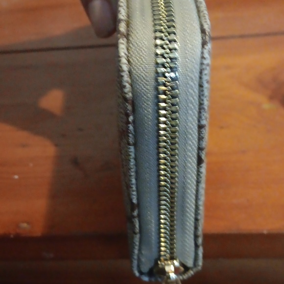 Wallet - Picture 3 of 4